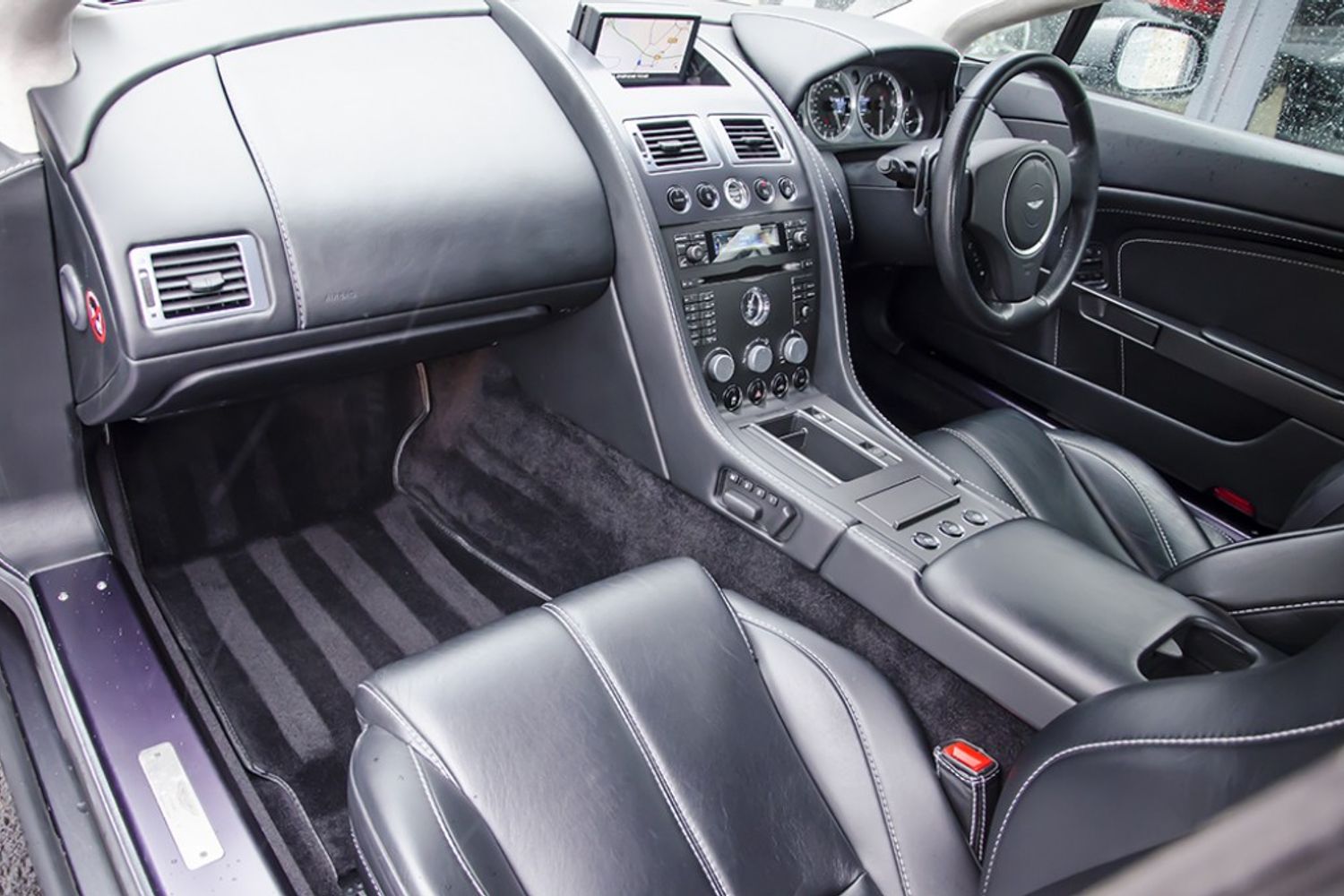 ASTON MARTIN V8 VANTAGE ROADSTER 2dr Sportshift
