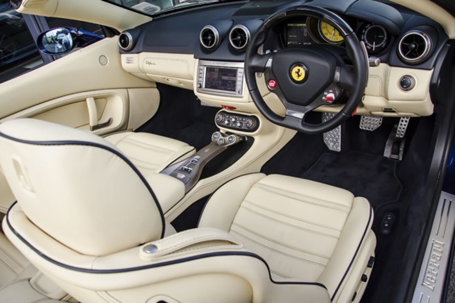 FERRARI CALIFORNIA CONVERTIBLE 2+ F1