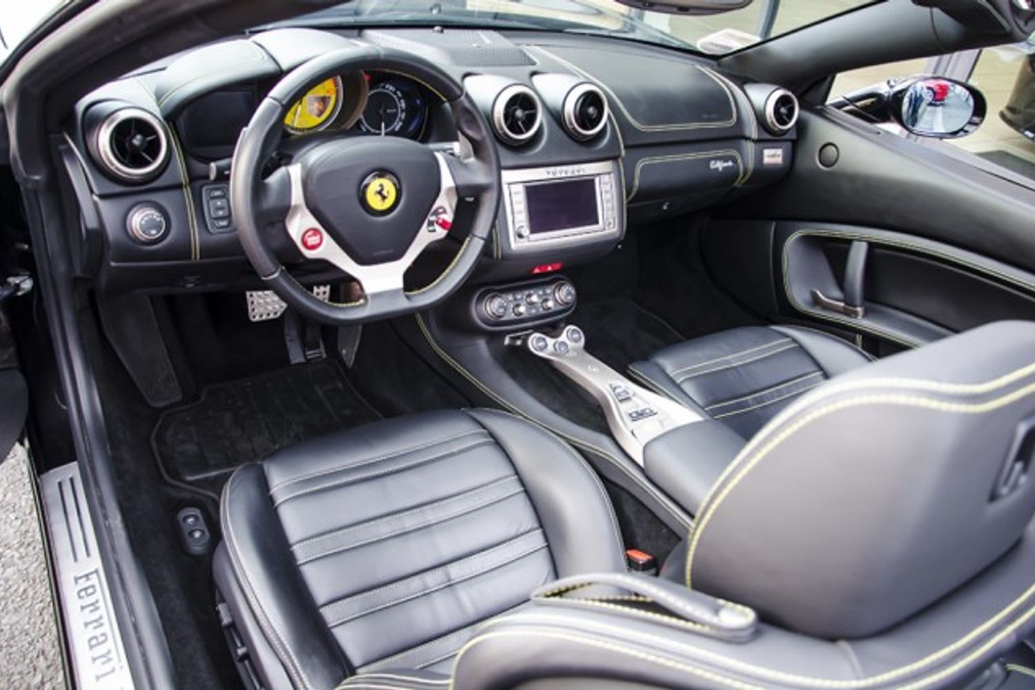 FERRARI CALIFORNIA CONVERTIBLE 2+ F1