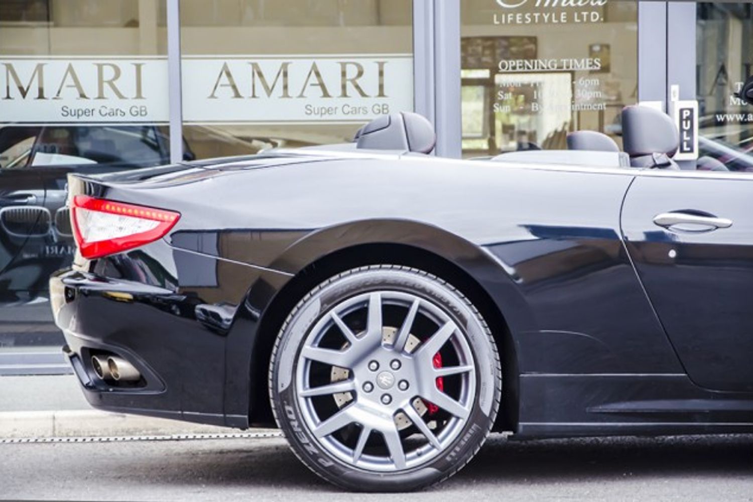 MASERATI GRANCABRIO CONVERTIBLE V8 Auto