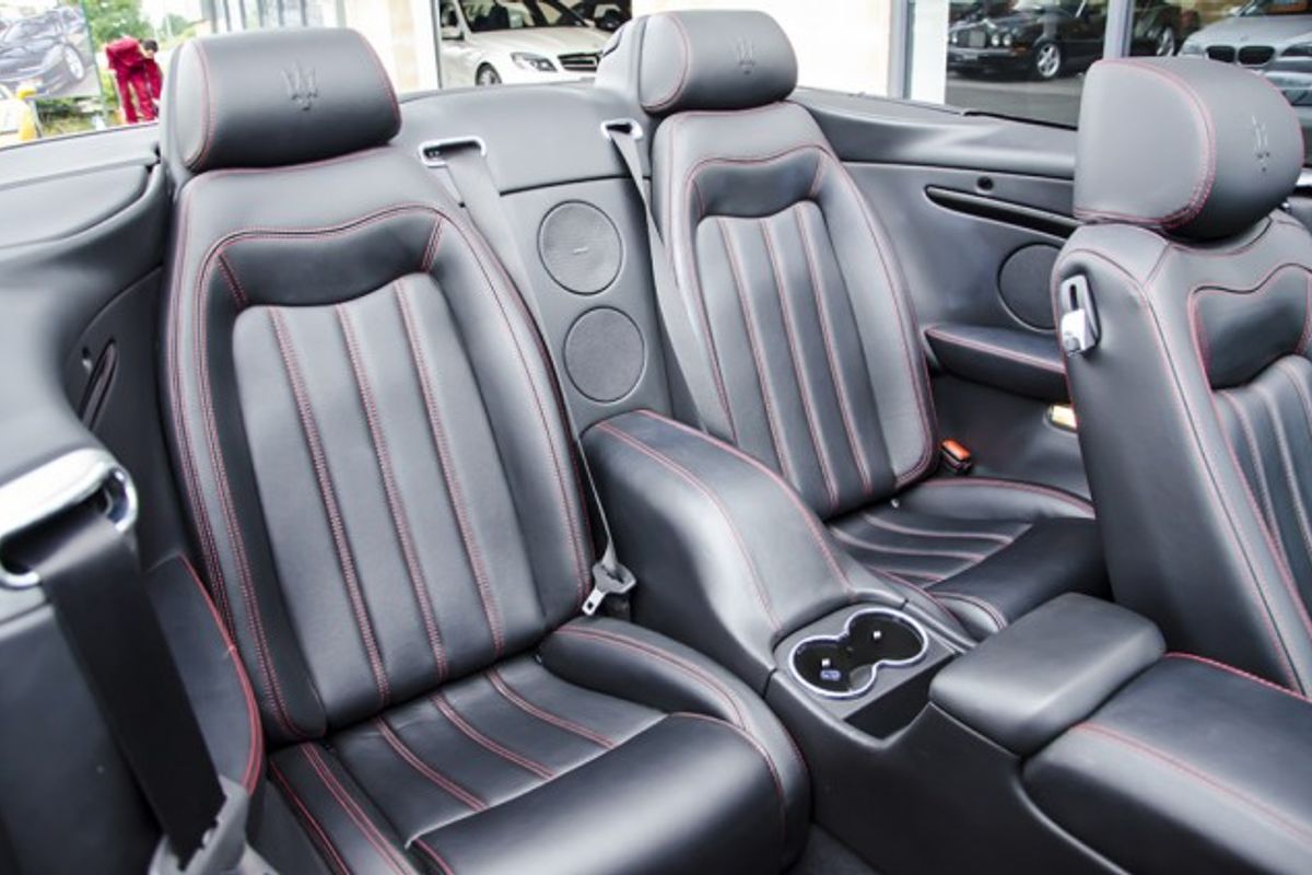 MASERATI GRANCABRIO CONVERTIBLE V8 Auto
