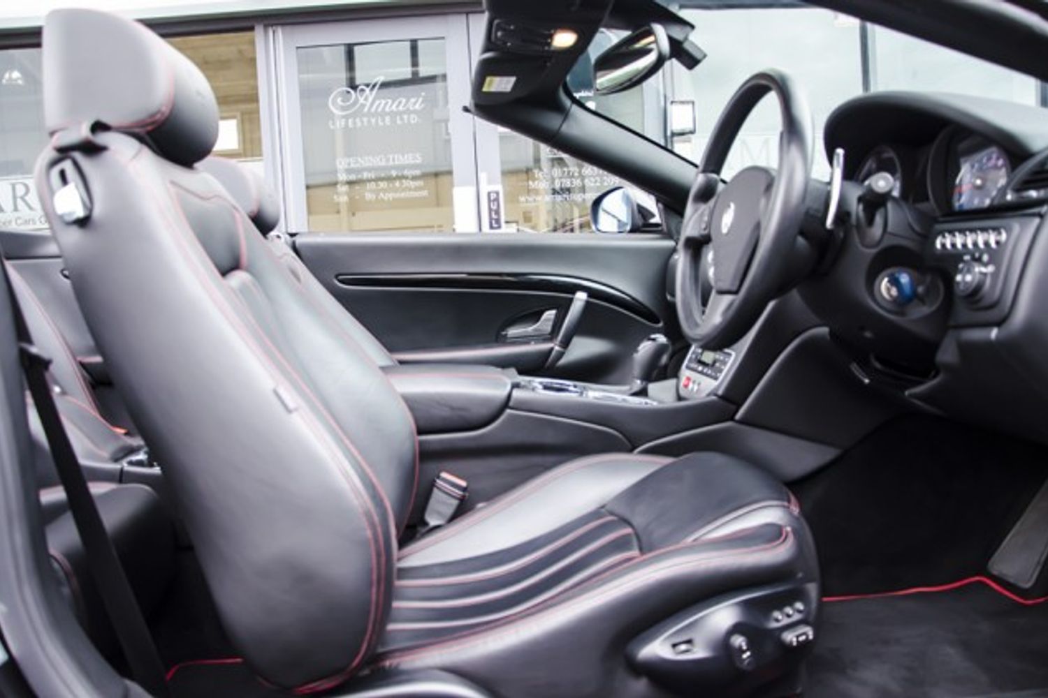 MASERATI GRANCABRIO CONVERTIBLE V8 Auto