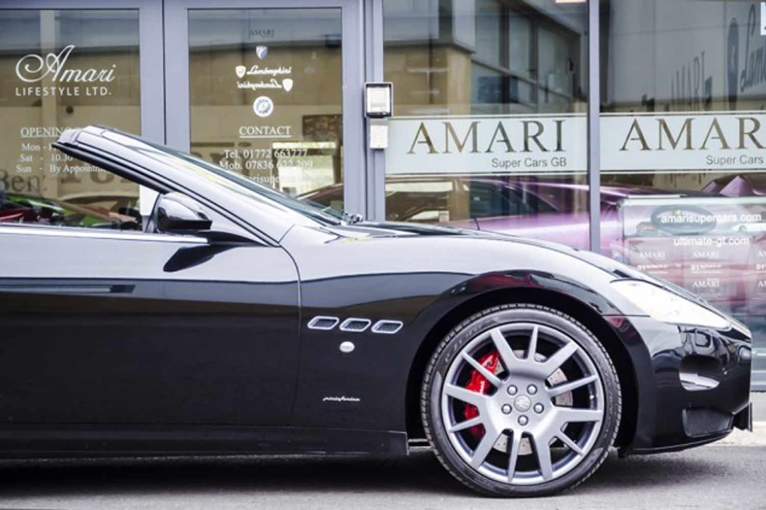 MASERATI GRANCABRIO CONVERTIBLE V8 Auto