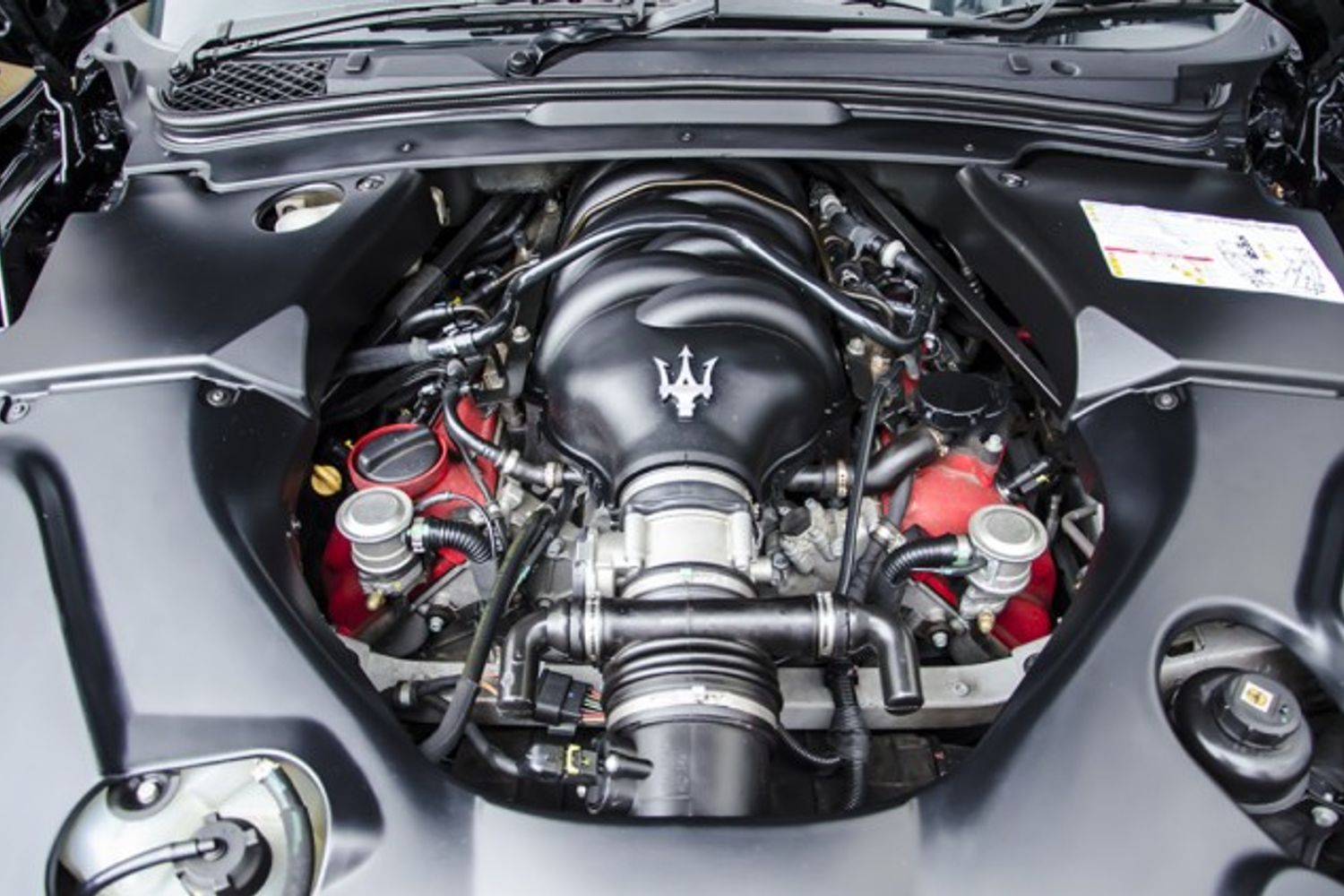 MASERATI GRANCABRIO CONVERTIBLE V8 Auto
