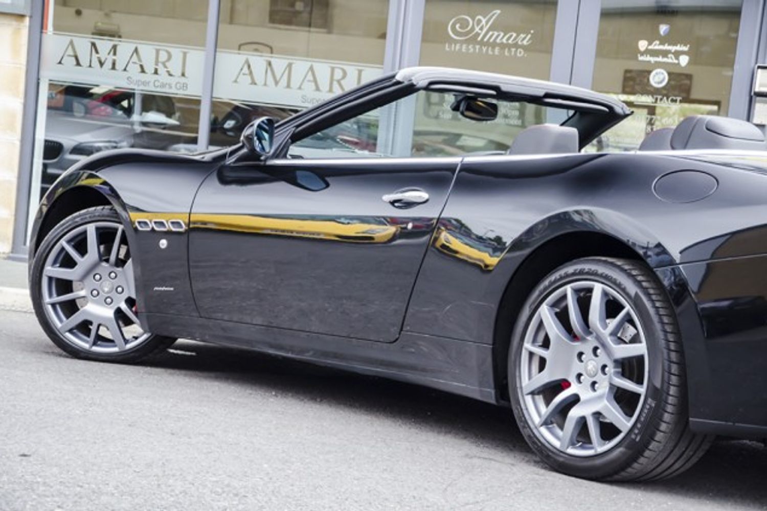 MASERATI GRANCABRIO CONVERTIBLE V8 Auto