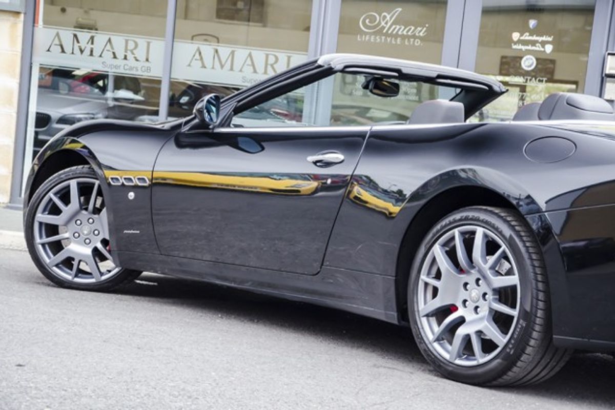MASERATI GRANCABRIO CONVERTIBLE V8 Auto