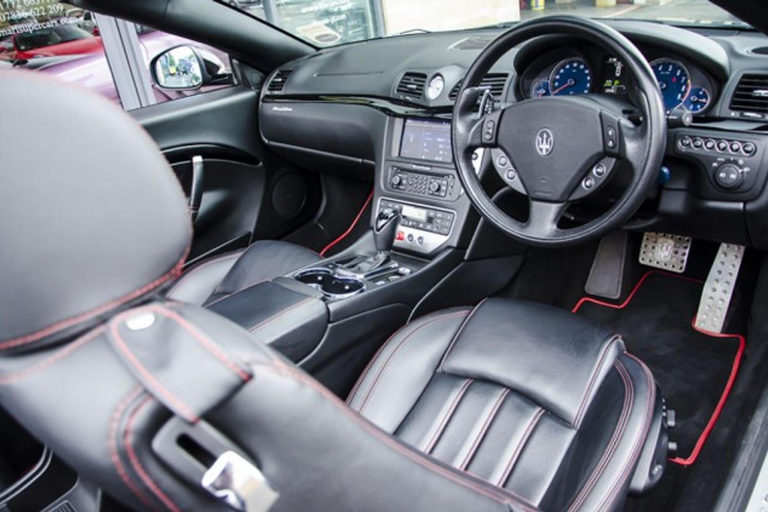 MASERATI GRANCABRIO CONVERTIBLE V8 Auto