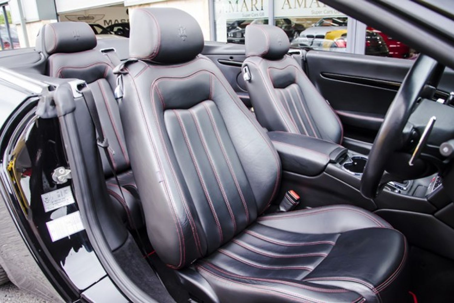 MASERATI GRANCABRIO CONVERTIBLE V8 Auto
