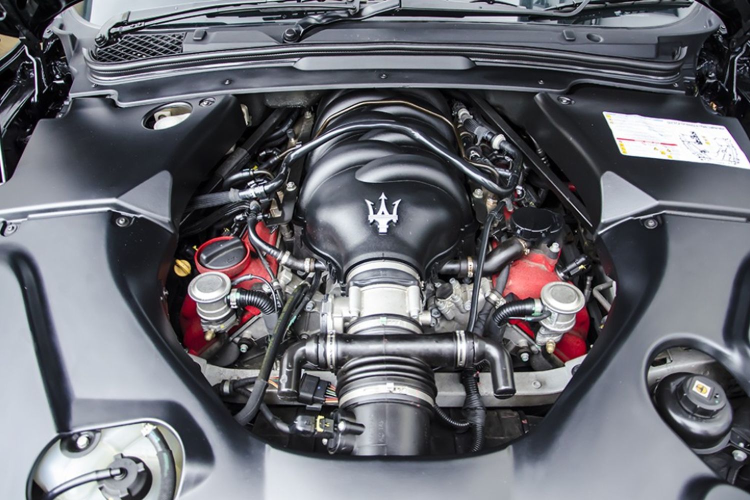 MASERATI GRANCABRIO CONVERTIBLE V8 Auto