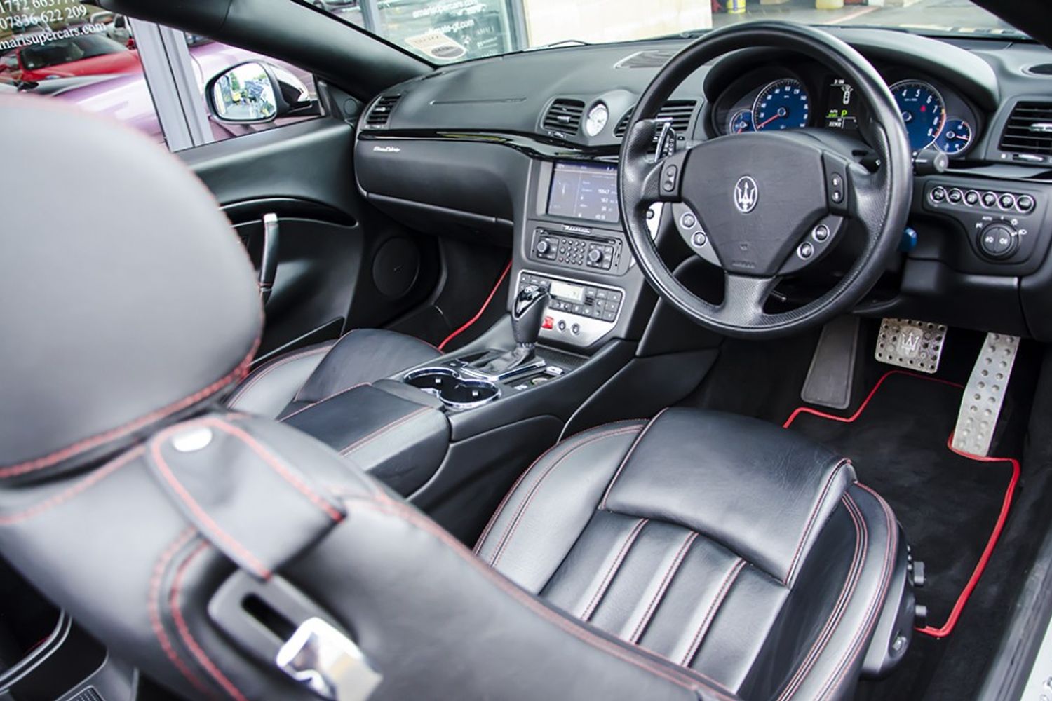 MASERATI GRANCABRIO CONVERTIBLE V8 Auto