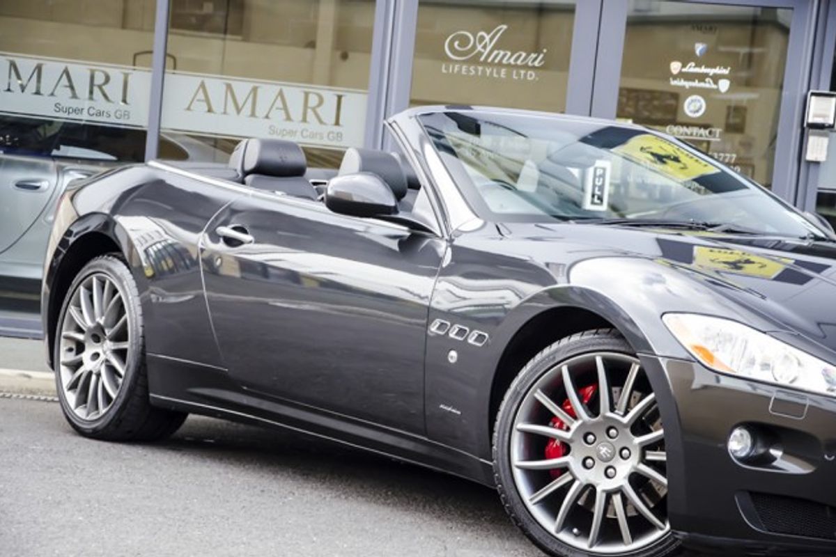 MASERATI GRANCABRIO CONVERTIBLE V8 Auto