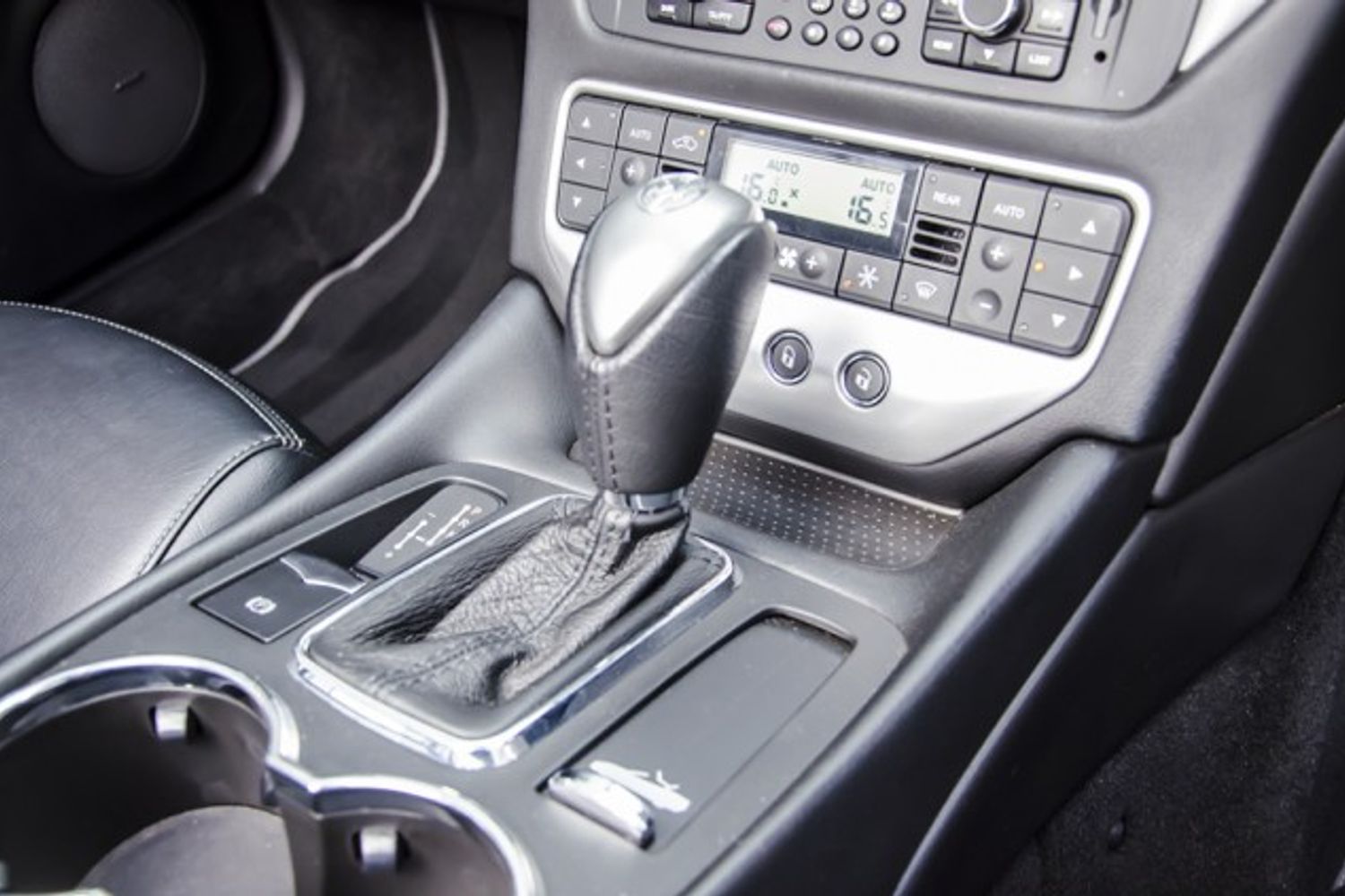 MASERATI GRANCABRIO CONVERTIBLE V8 Auto