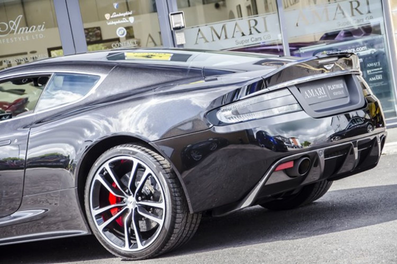 ASTON MARTIN DBS Ultimate Edition No 77/100