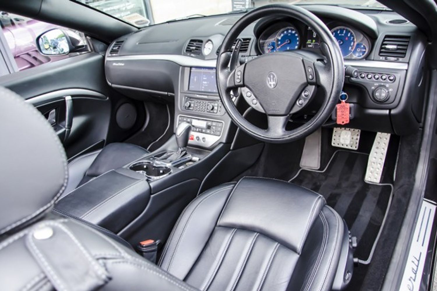 MASERATI GRANCABRIO CONVERTIBLE V8 Auto