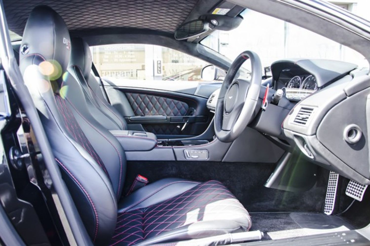 ASTON MARTIN DBS Ultimate Edition No 77/100