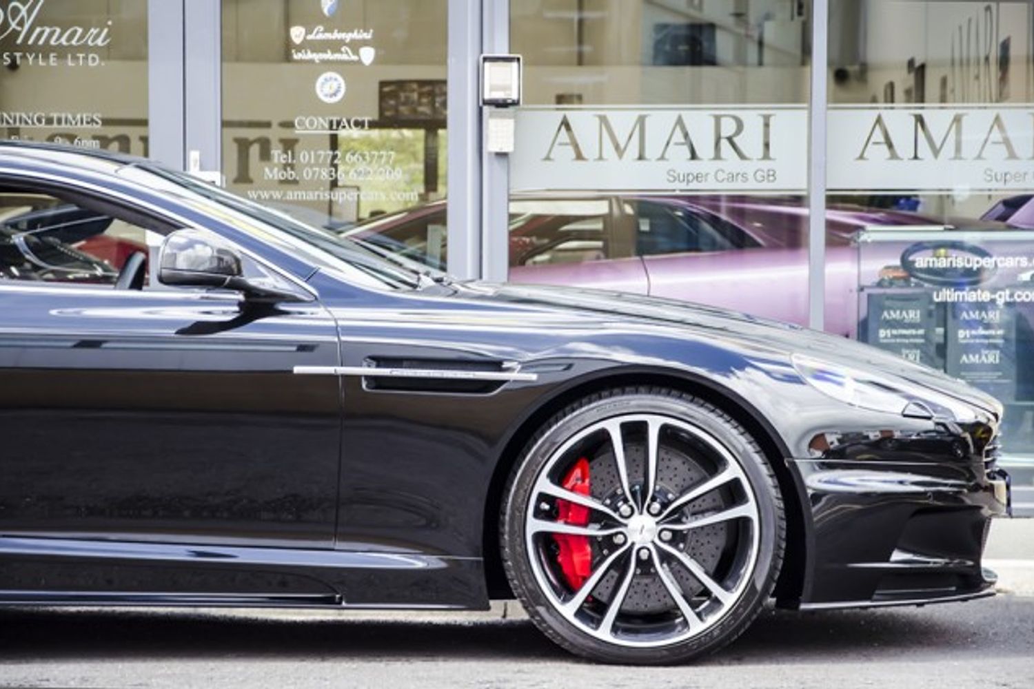 ASTON MARTIN DBS Ultimate Edition No 77/100