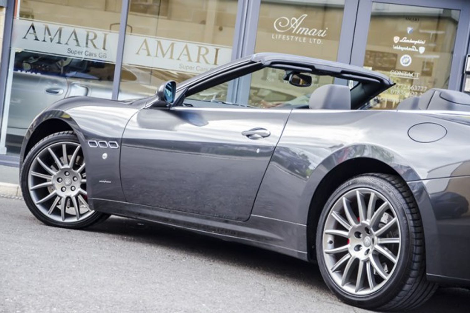 MASERATI GRANCABRIO CONVERTIBLE V8 Auto