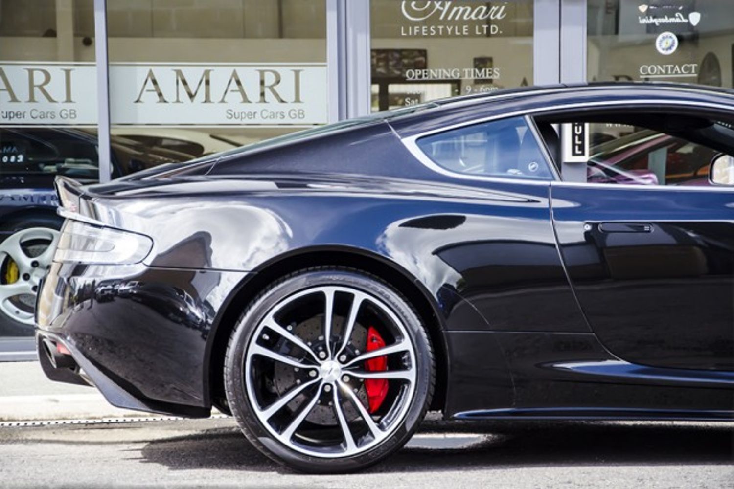 ASTON MARTIN DBS Ultimate Edition No 77/100