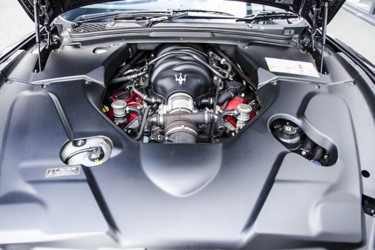 MASERATI GRANCABRIO CONVERTIBLE V8 Auto