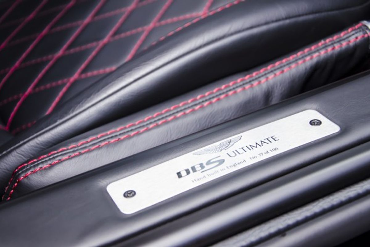 ASTON MARTIN DBS Ultimate Edition No 77/100