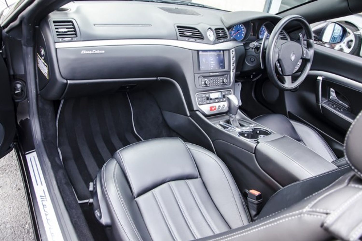 MASERATI GRANCABRIO CONVERTIBLE V8 Auto