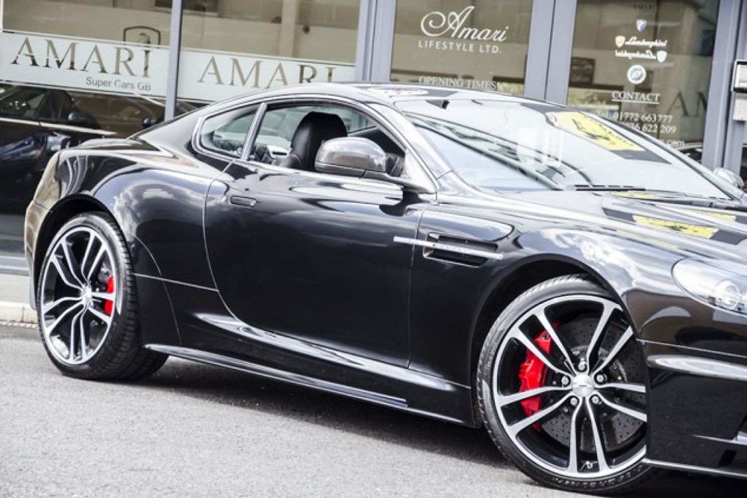 ASTON MARTIN DBS Ultimate Edition No 77/100
