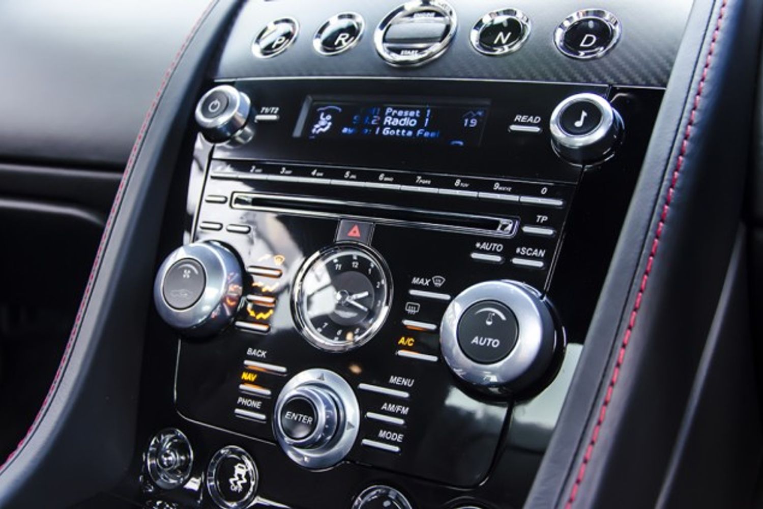 ASTON MARTIN DBS Ultimate Edition No 77/100
