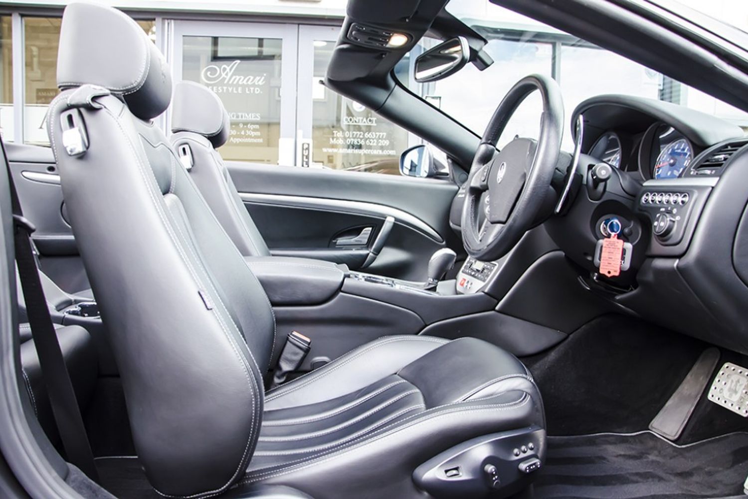 MASERATI GRANCABRIO CONVERTIBLE V8 Auto