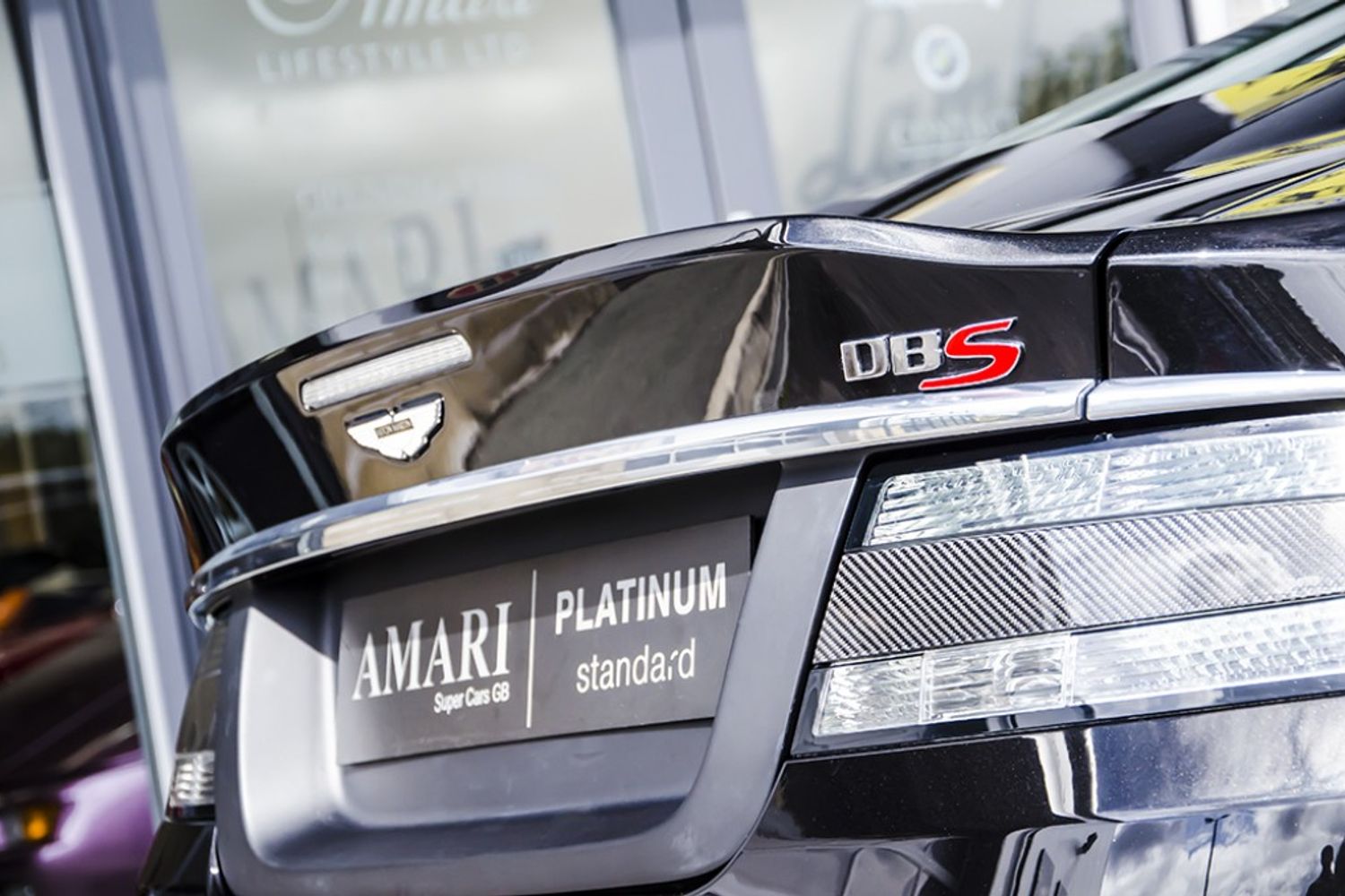 ASTON MARTIN DBS Ultimate Edition No 77/100