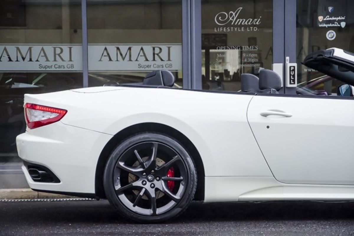 MASERATI GRANCABRIO CONVERTIBLE V8 Sport MC Shift