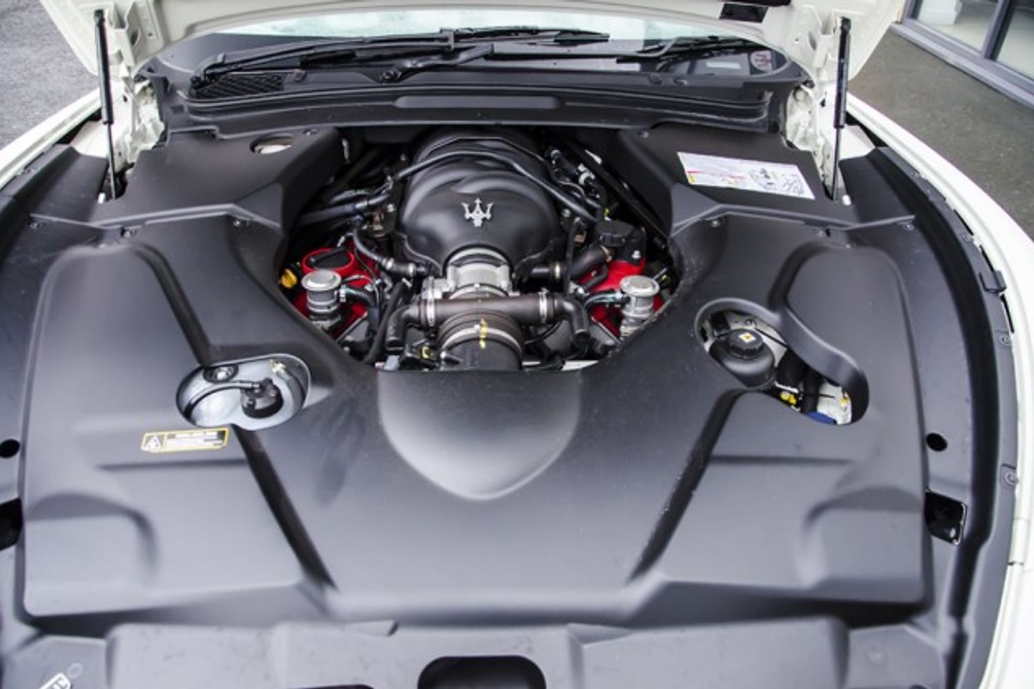 MASERATI GRANCABRIO CONVERTIBLE V8 Sport MC Shift