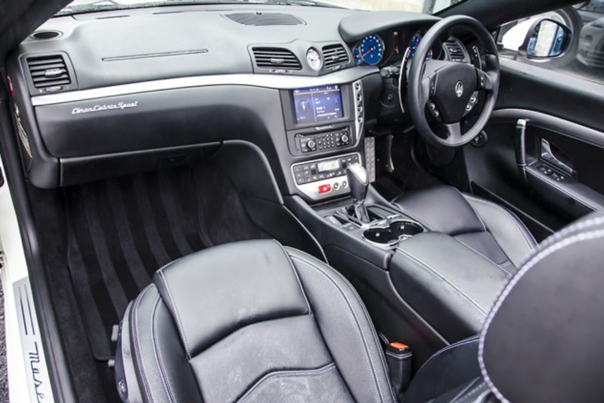 MASERATI GRANCABRIO CONVERTIBLE V8 Sport MC Shift