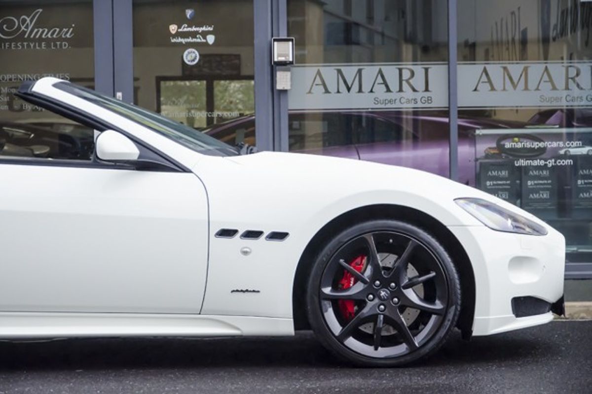 MASERATI GRANCABRIO CONVERTIBLE V8 Sport MC Shift