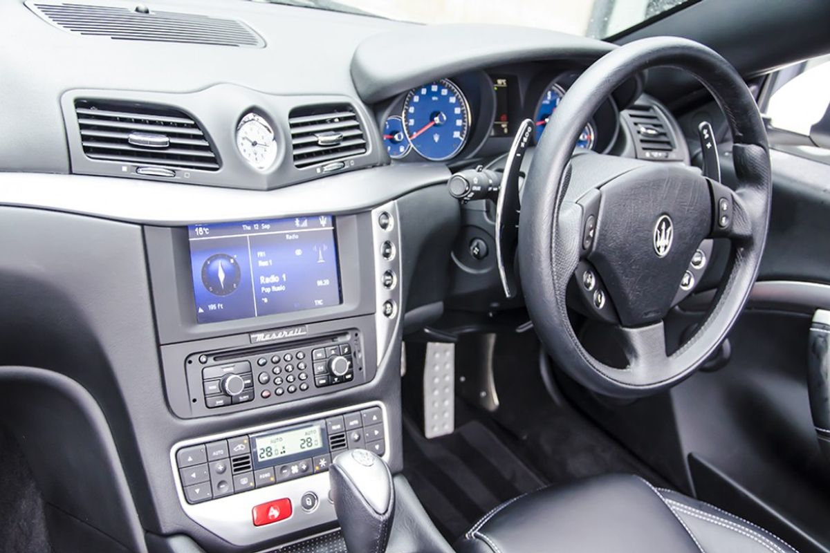 MASERATI GRANCABRIO CONVERTIBLE V8 Sport MC Shift