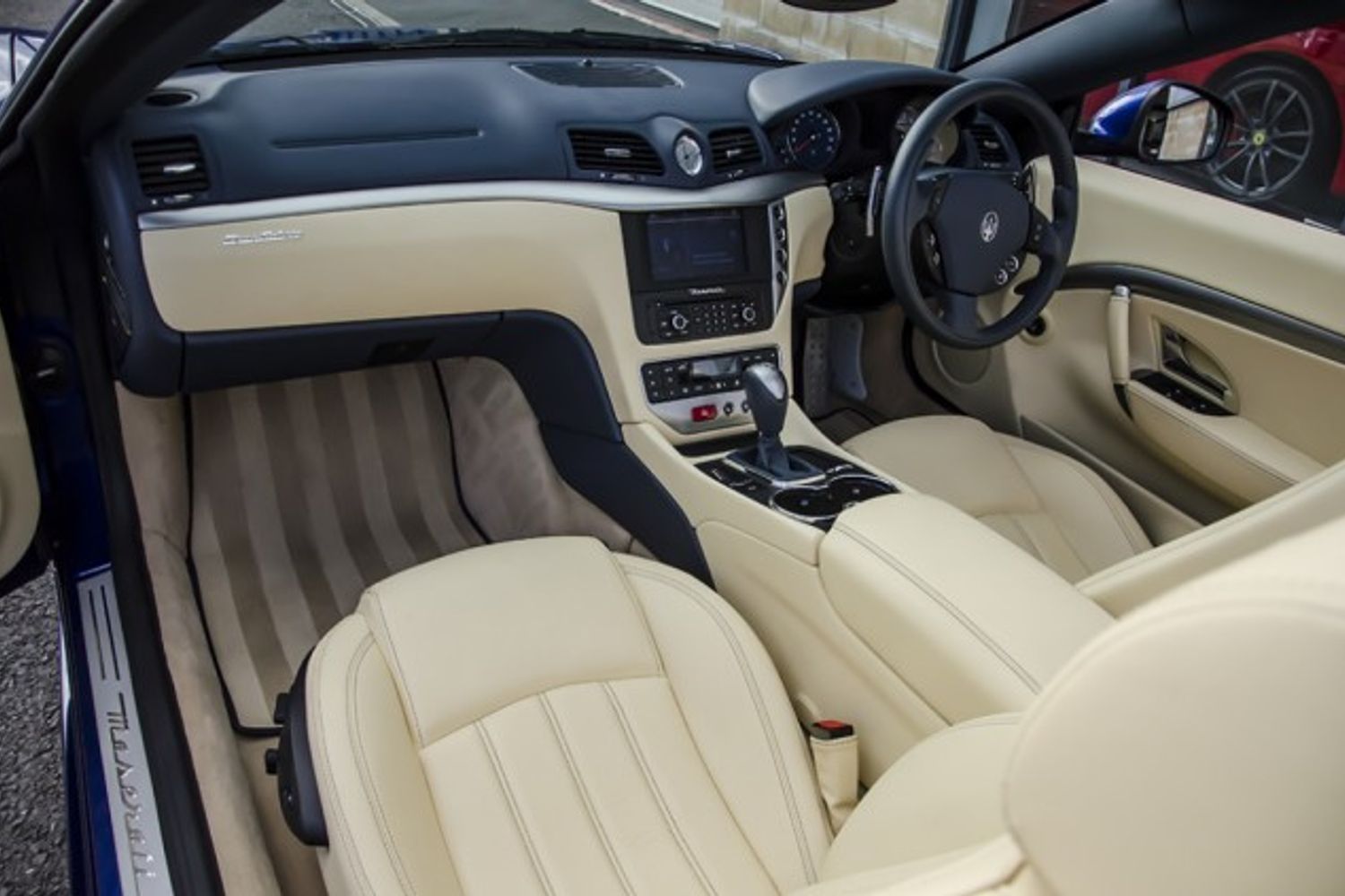 MASERATI GRANCABRIO CONVERTIBLE V8 Auto