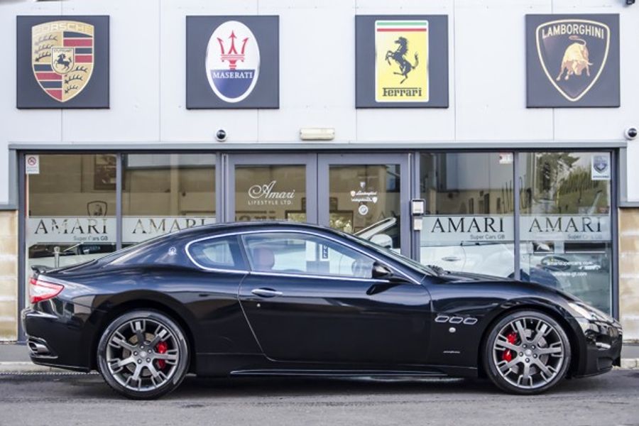 2010 MASERATI GRANTURISMO COUPE