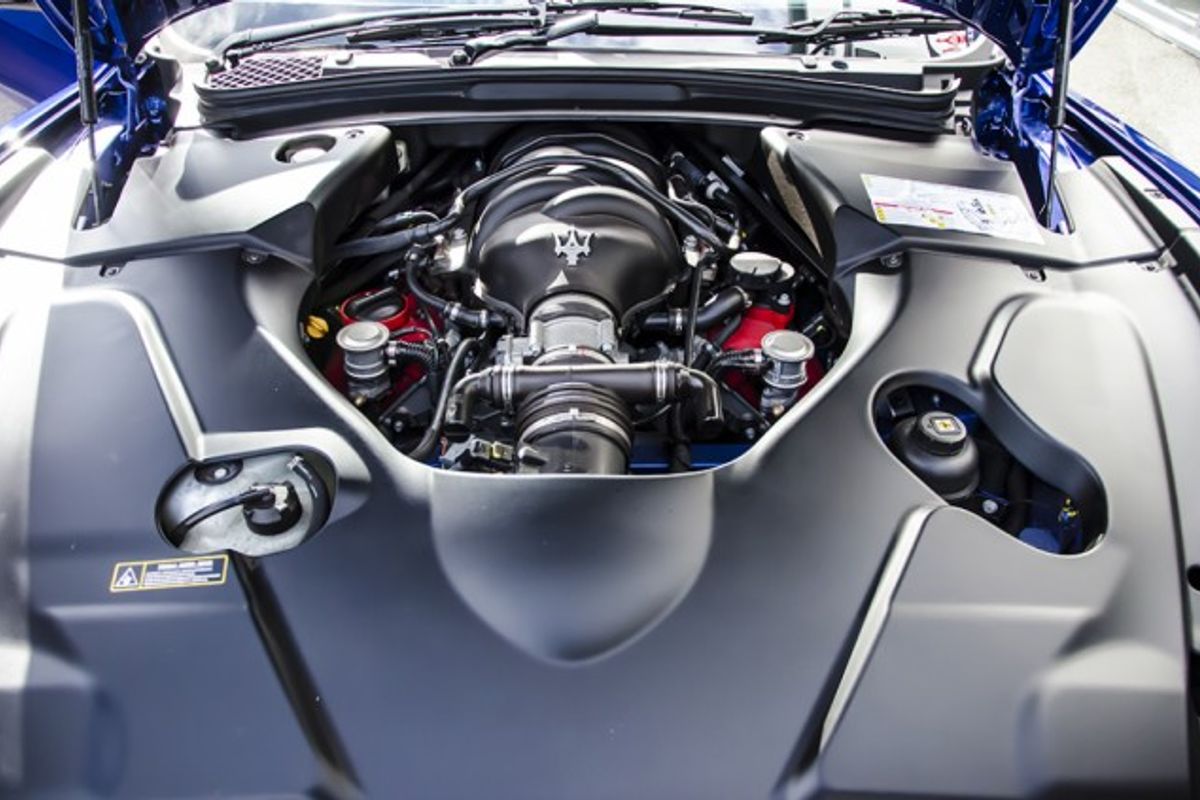 MASERATI GRANCABRIO CONVERTIBLE V8 Auto