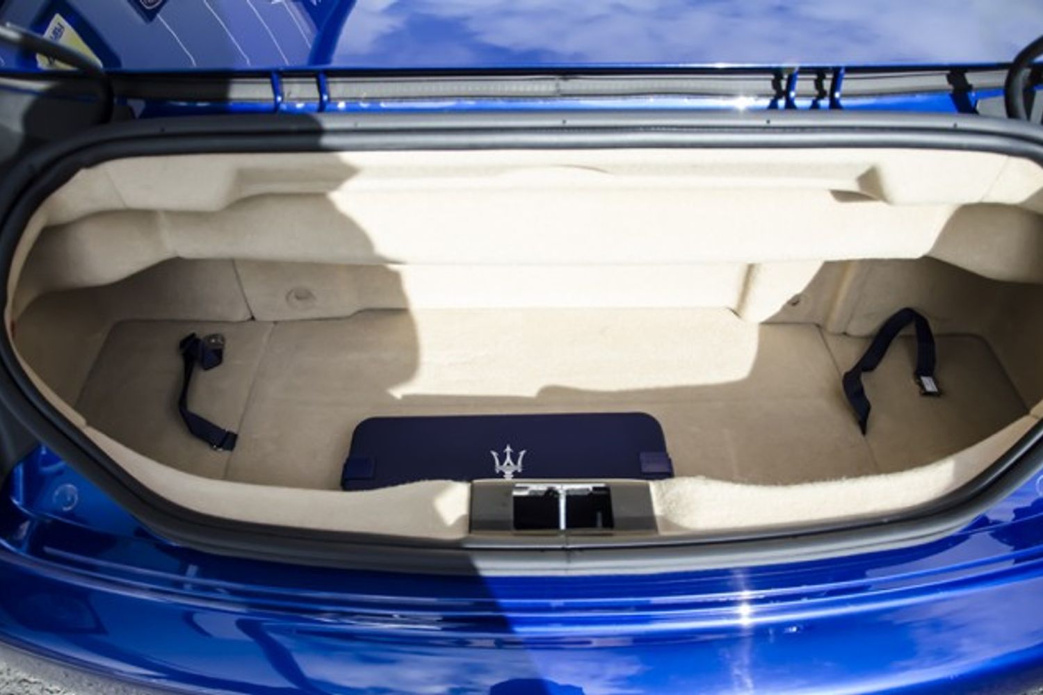 MASERATI GRANCABRIO CONVERTIBLE V8 Auto