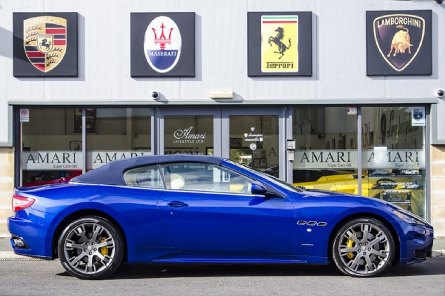 MASERATI GRANCABRIO CONVERTIBLE V8 Auto