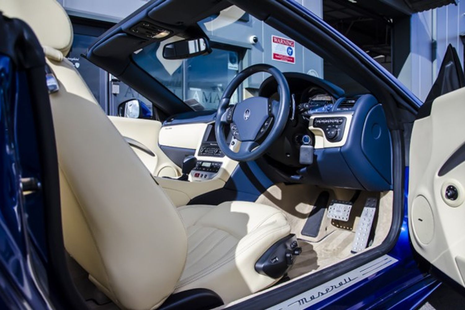 MASERATI GRANCABRIO CONVERTIBLE V8 Auto