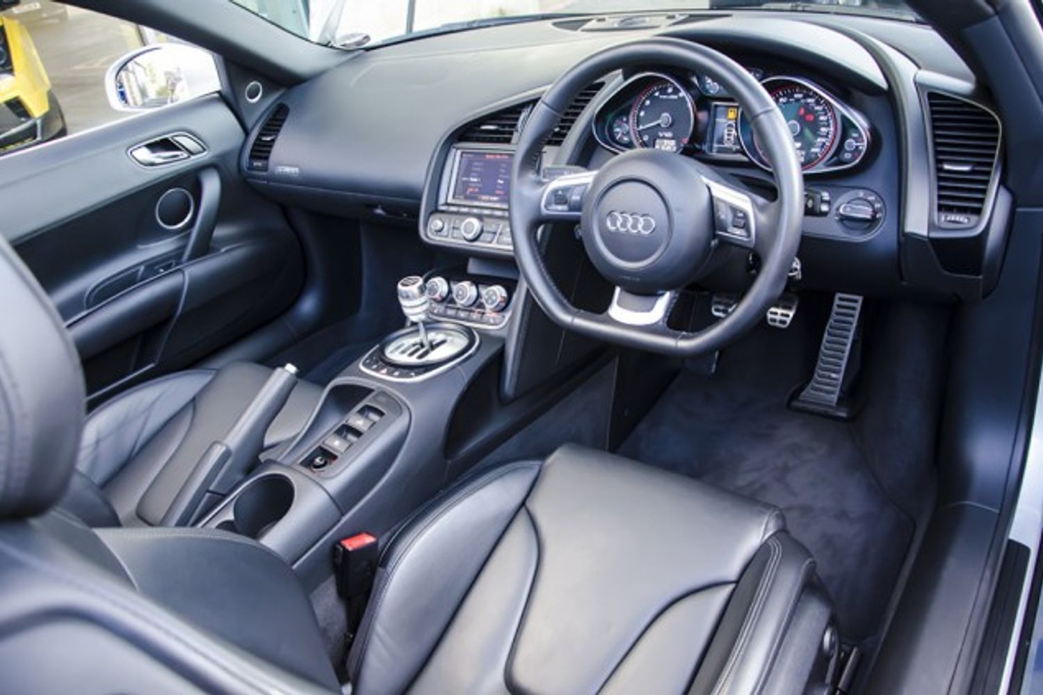AUDI R8 SPYDER 5.2 FSI Quattro