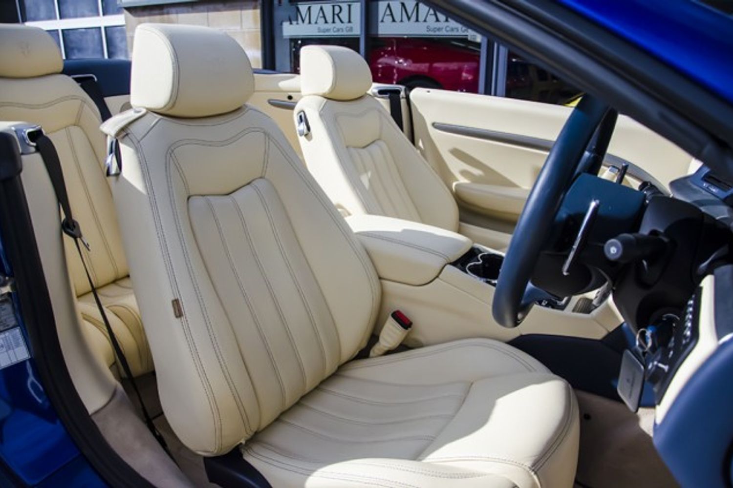 MASERATI GRANCABRIO CONVERTIBLE V8 Auto
