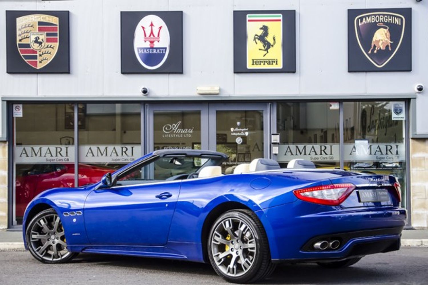 MASERATI GRANCABRIO CONVERTIBLE V8 Auto