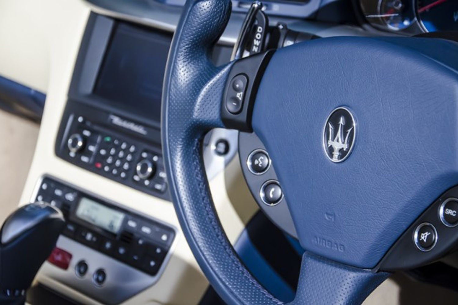 MASERATI GRANCABRIO CONVERTIBLE V8 Auto