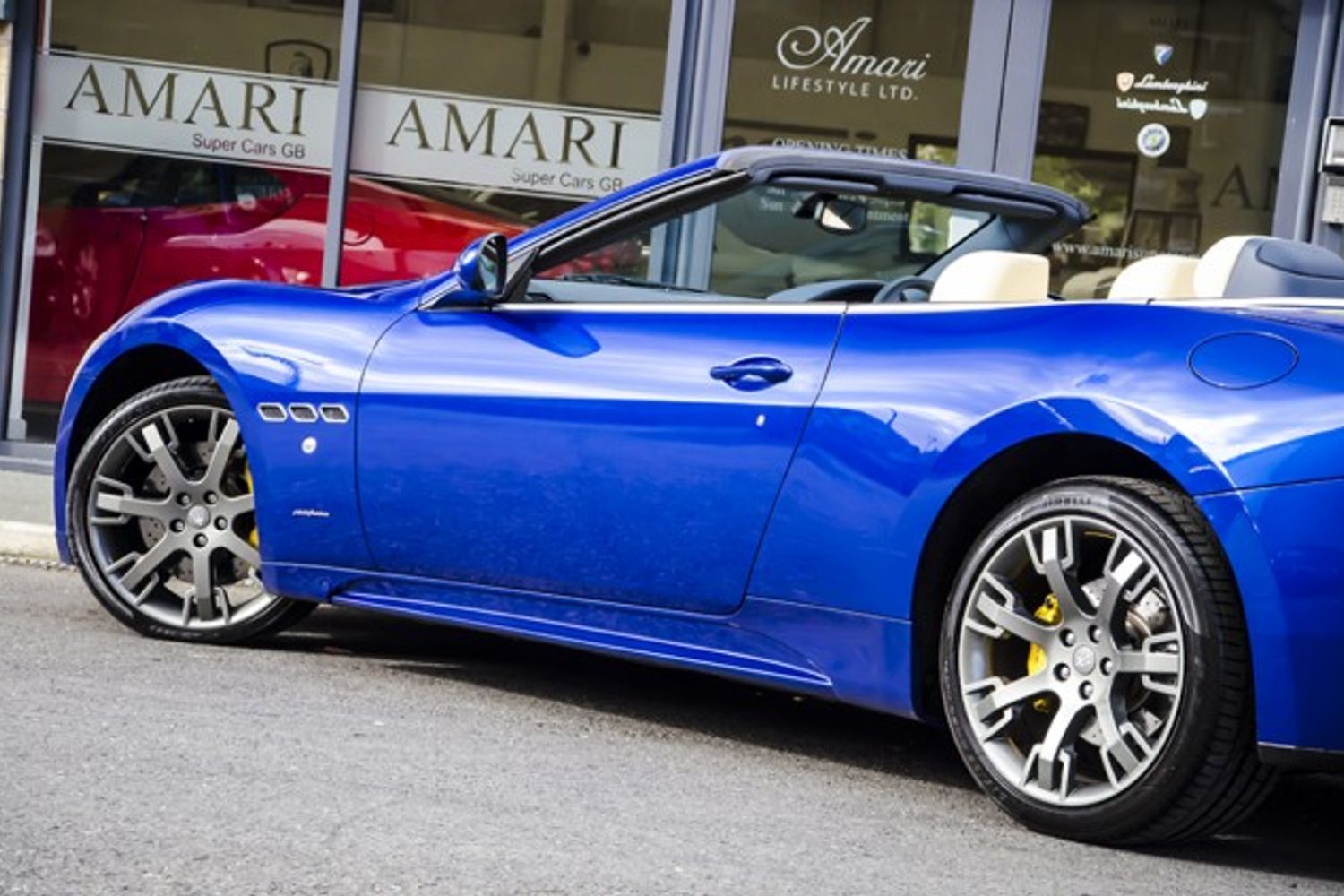 MASERATI GRANCABRIO CONVERTIBLE V8 Auto