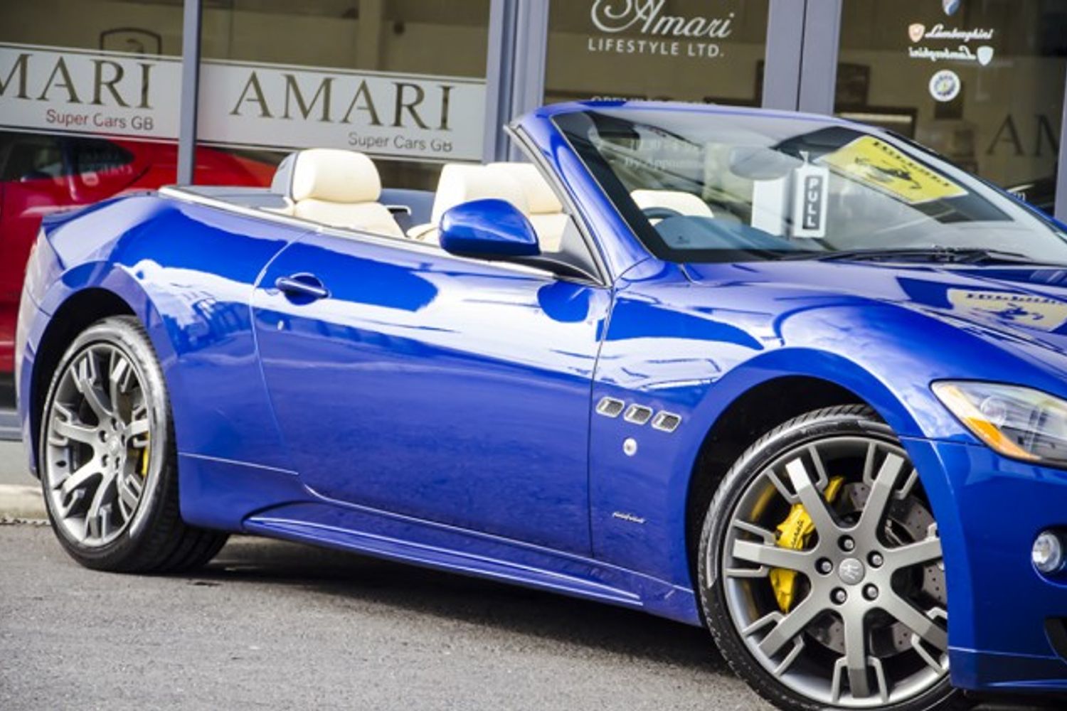 MASERATI GRANCABRIO CONVERTIBLE V8 Auto