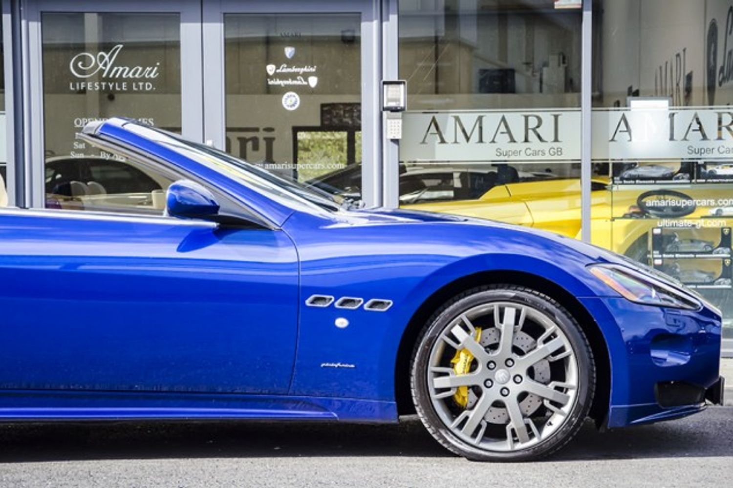 MASERATI GRANCABRIO CONVERTIBLE V8 Auto
