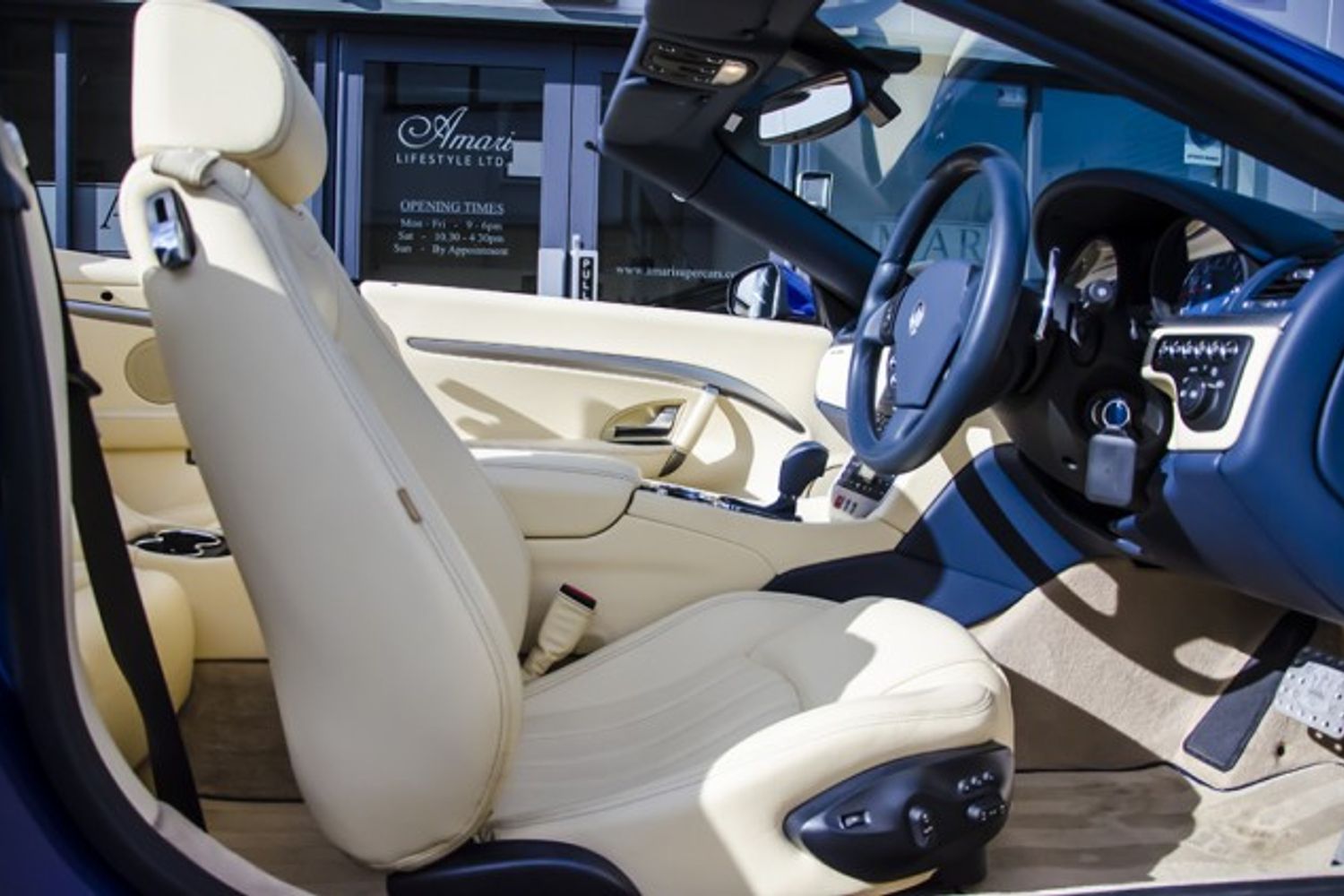MASERATI GRANCABRIO CONVERTIBLE V8 Auto