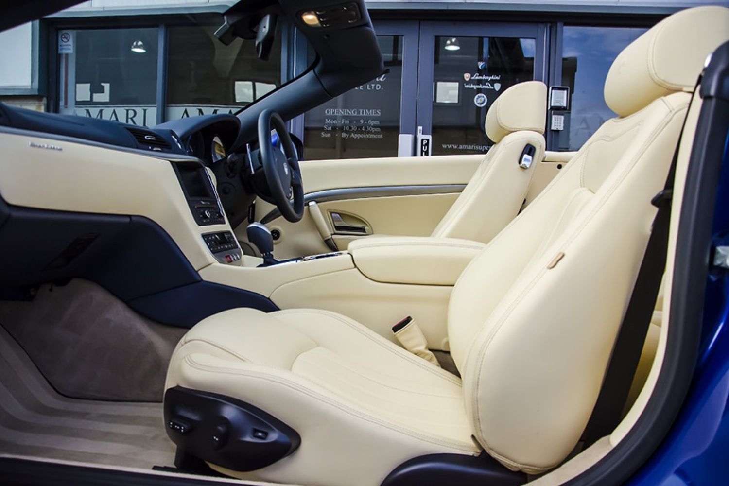 MASERATI GRANCABRIO CONVERTIBLE V8 Auto