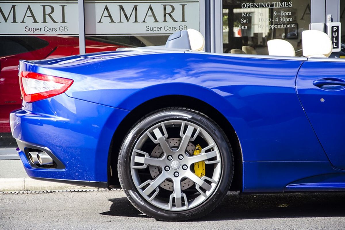 MASERATI GRANCABRIO CONVERTIBLE V8 Auto
